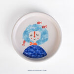 بشقاب سرامیکی نقاشی شده دختر و ماهی